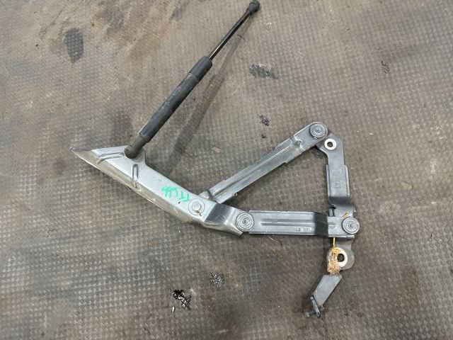 bontott AUDI TT Motorháztető Jobb Zsanér