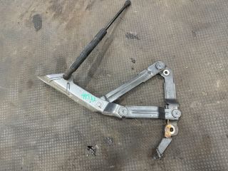 bontott AUDI TT Motorháztető Jobb Zsanér