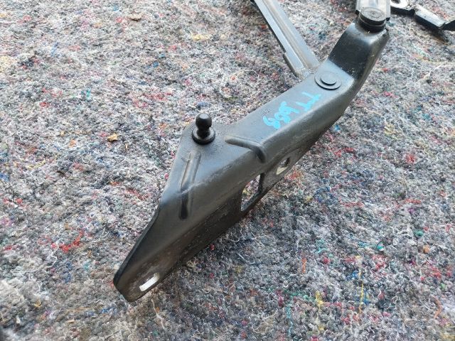 bontott AUDI TT Motorháztető Jobb Zsanér