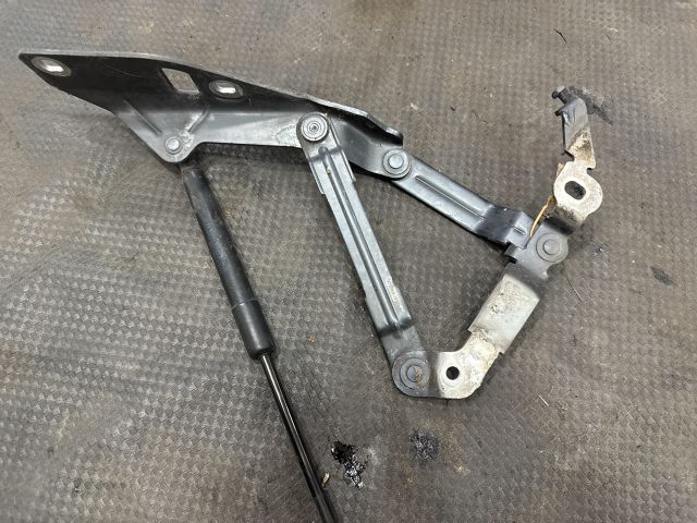 bontott AUDI TT Motorháztető Jobb Zsanér