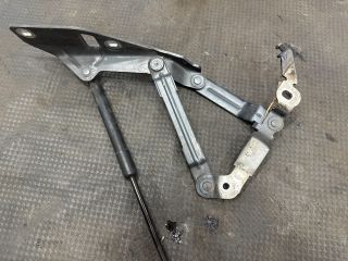 bontott AUDI TT Motorháztető Jobb Zsanér