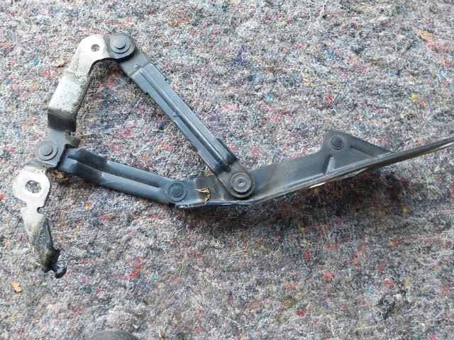 bontott AUDI TT Motorháztető Jobb Zsanér