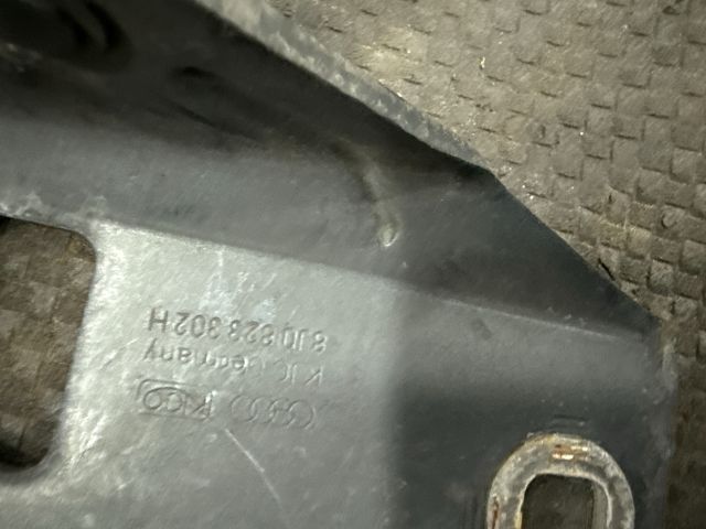 bontott AUDI TT Motorháztető Jobb Zsanér