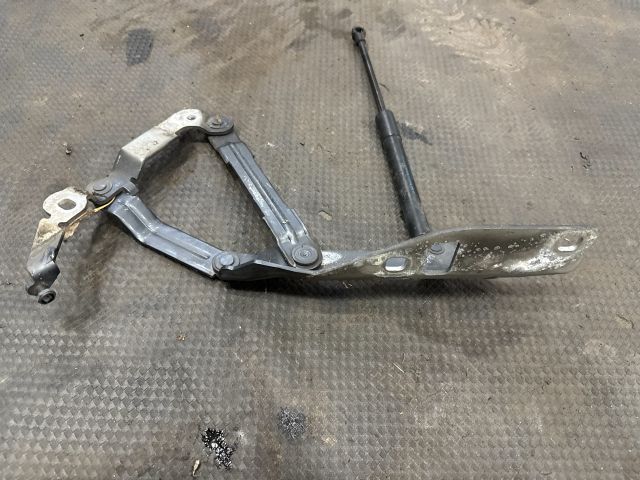 bontott AUDI TT Motorháztető Jobb Zsanér