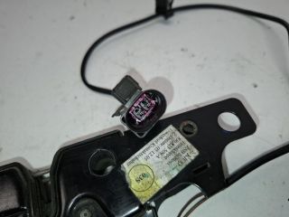 bontott AUDI TT Motorháztető Zárszerkezet