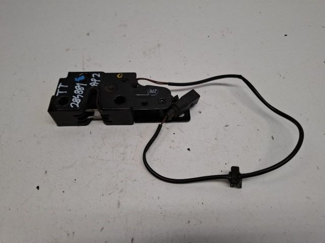 bontott AUDI TT Motorháztető Zárszerkezet