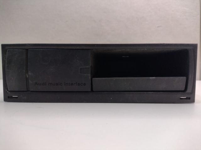 bontott AUDI TT Multimédia Vezérlő