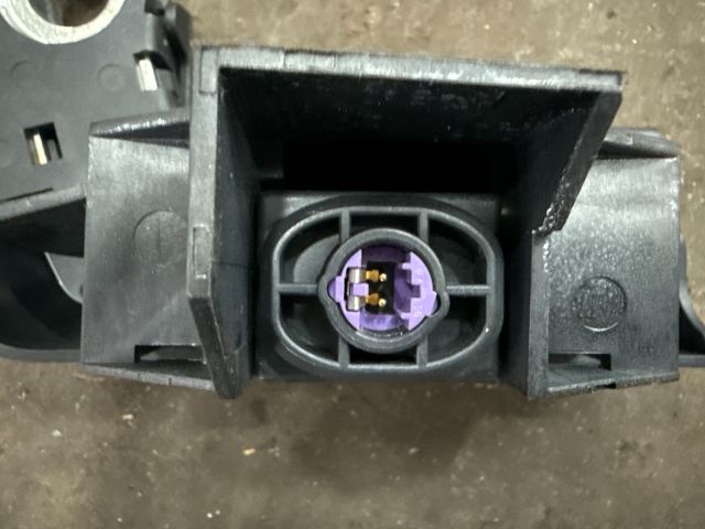 bontott AUDI TT Pozitív Kábel Elosztó