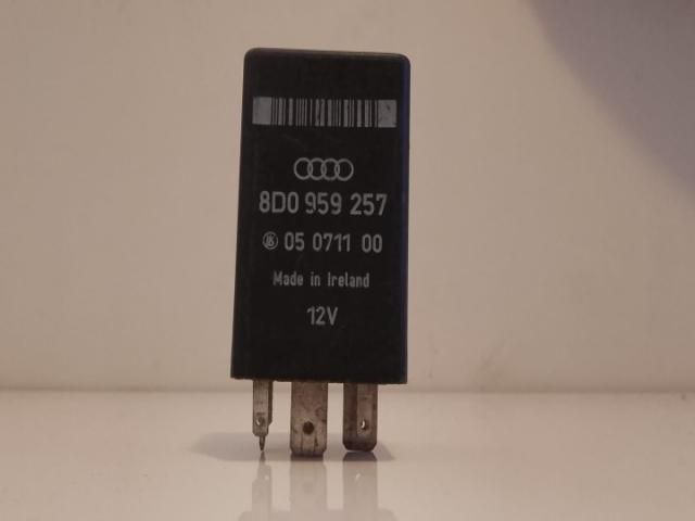 bontott AUDI TT Relé