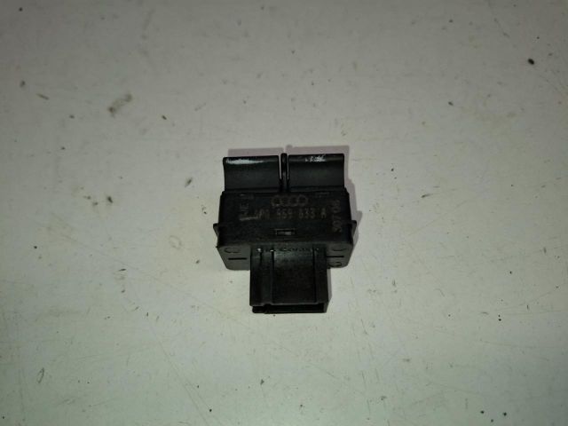 bontott AUDI TT Tankajtó Nyitó Kar / Gomb