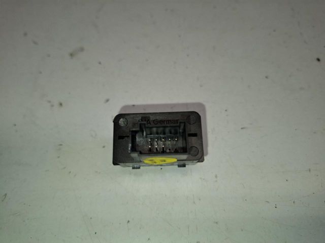 bontott AUDI TT Tankajtó Nyitó Kar / Gomb