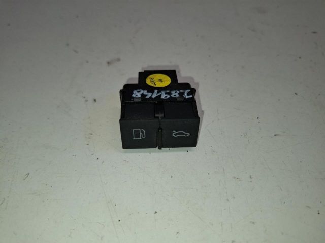 bontott AUDI TT Tankajtó Nyitó Kar / Gomb