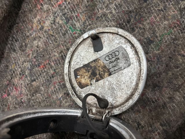 bontott AUDI TT Tankajtó