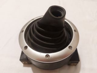 bontott AUDI TT Váltószoknya Rögzítő Keret