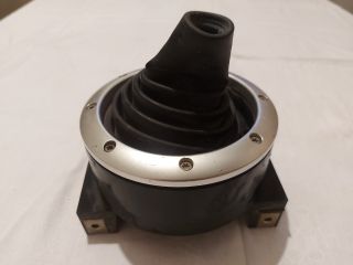 bontott AUDI TT Váltószoknya Rögzítő Keret