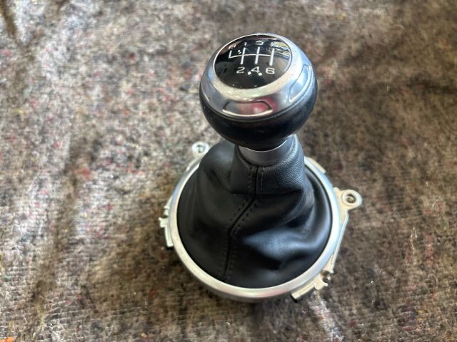 bontott AUDI TT Váltószoknya