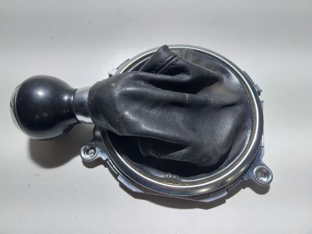 bontott AUDI TT Váltószoknya