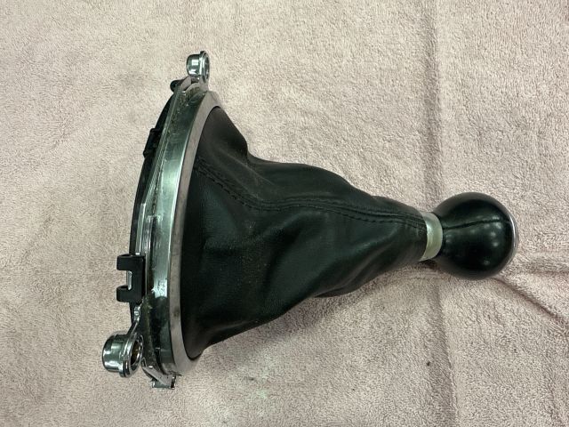 bontott AUDI TT Váltószoknya