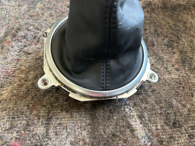 bontott AUDI TT Váltószoknya