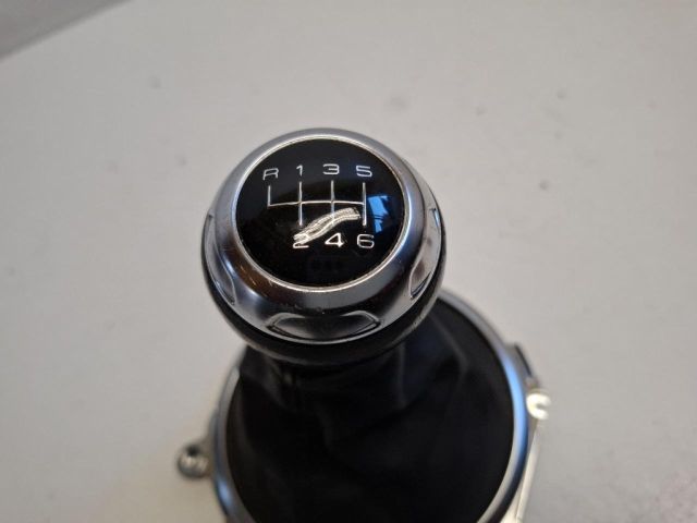 bontott AUDI TT Váltószoknya