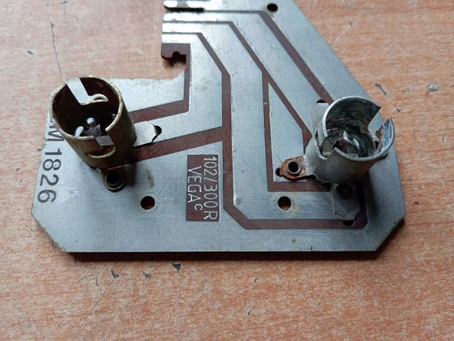 bontott AUSTIN METRO Jobb Hátsó Lámpa Foglalat