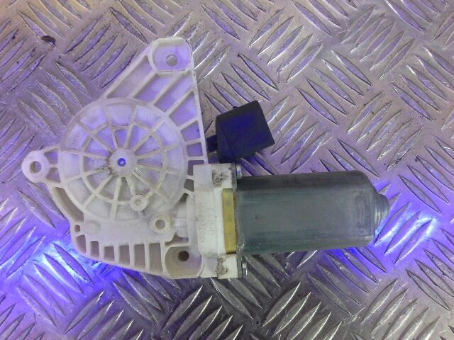 bontott   Bal hátsó Ablakemelő Motor