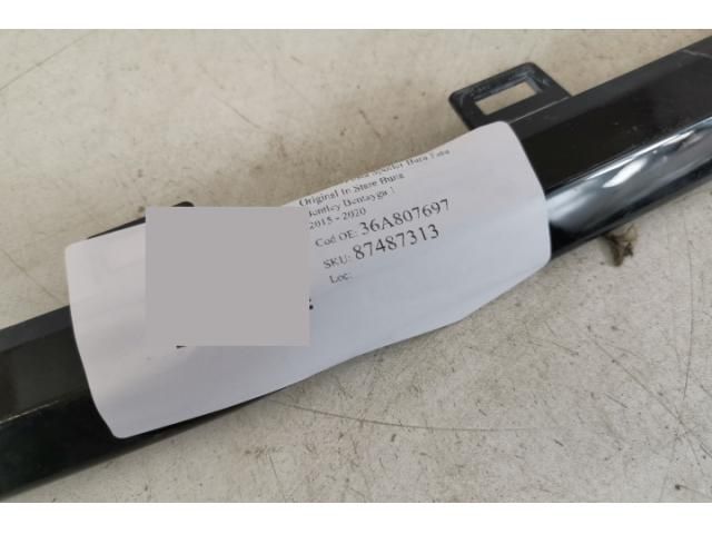 bontott BENTLEY BENTAYGA Első Lökhárító Díszléc