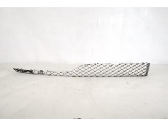 bontott BENTLEY BENTAYGA Első Lökhárító Jobb Díszrács