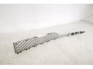 bontott BENTLEY BENTAYGA Első Lökhárító Jobb Díszrács