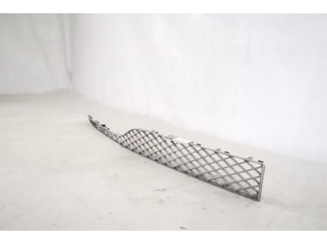 bontott BENTLEY BENTAYGA Első Lökhárító Jobb Díszrács