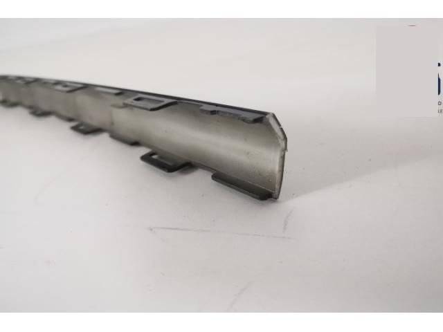 bontott BENTLEY BENTAYGA Hátsó Lökhárító Díszléc