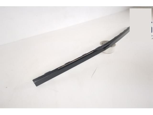 bontott BENTLEY BENTAYGA Hátsó Lökhárító Díszléc