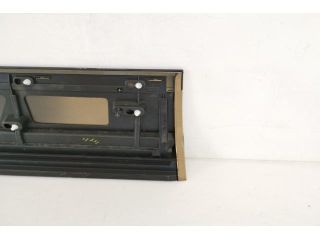 bontott BENTLEY BENTAYGA Jobb első Ajtó Díszléc