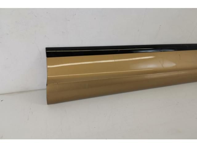 bontott BENTLEY BENTAYGA Jobb első Ajtó Díszléc