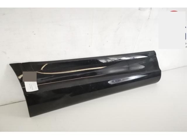 bontott BENTLEY BENTAYGA Jobb hátsó Ajtó Díszléc