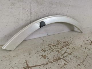 bontott BENTLEY BENTAYGA Jobb hátsó Sárvédő Díszléc