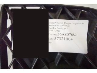 bontott BENTLEY BENTAYGA Jobb Ködlámpa Rács