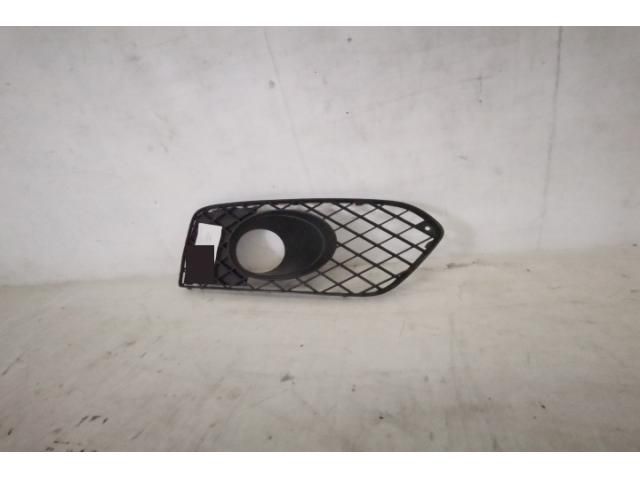 bontott BENTLEY BENTAYGA Jobb Ködlámpa Rács