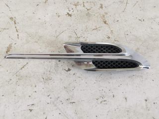 bontott BENTLEY CONTINENTAL Bal első Sárvédő Díszléc