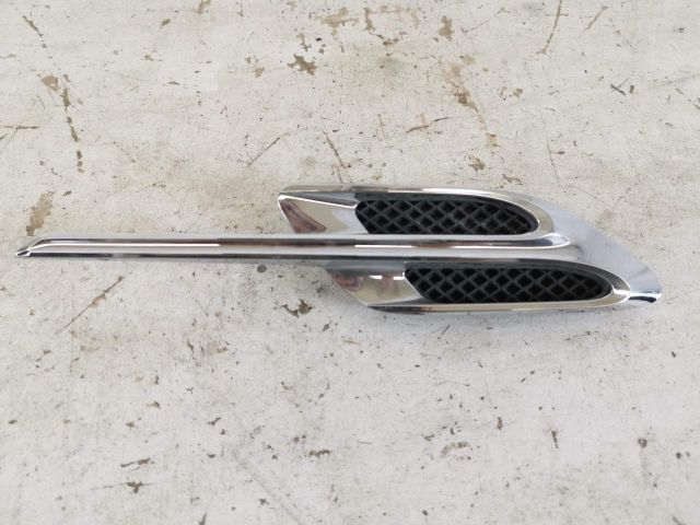 bontott BENTLEY CONTINENTAL Bal első Sárvédő Díszléc