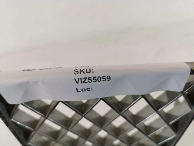 bontott BENTLEY CONTINENTAL Első Lökhárító Alsó Középső Díszrács