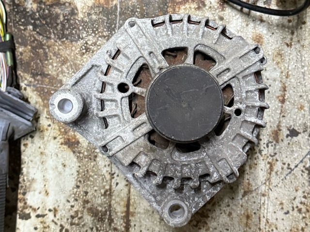 bontott BMW 1 Generátor