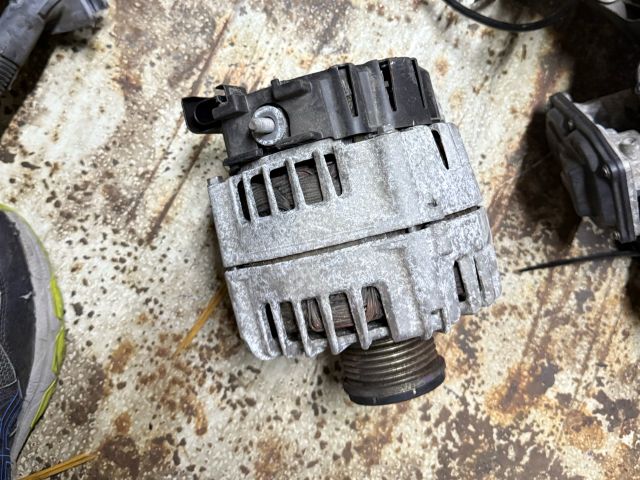 bontott BMW 1 Generátor