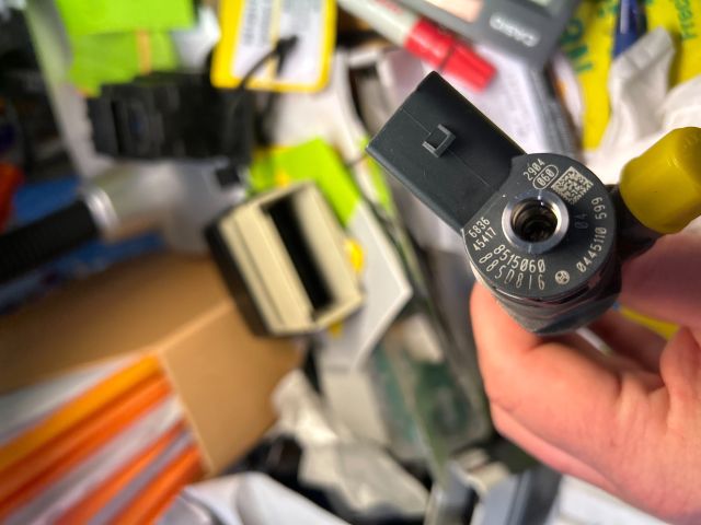 bontott BMW 1 Porlasztó (1 db)