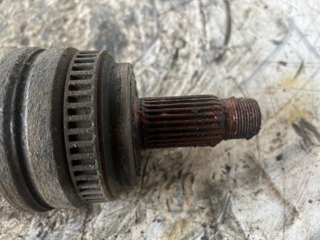 bontott BMW 1 Bal Féltengely