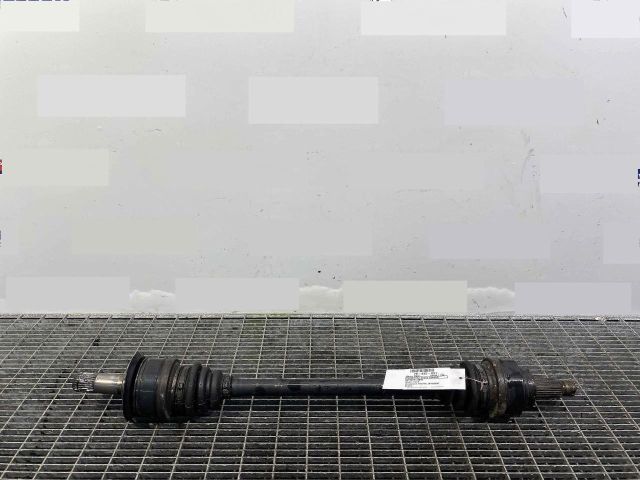 bontott BMW 1 Bal hátsó Féltengely