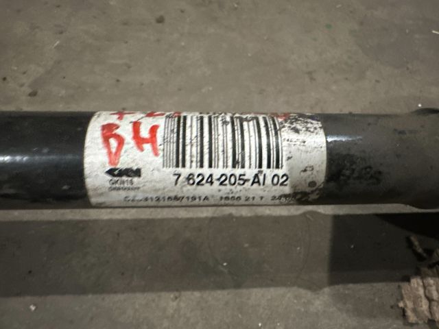 bontott BMW 1 Bal hátsó Féltengely