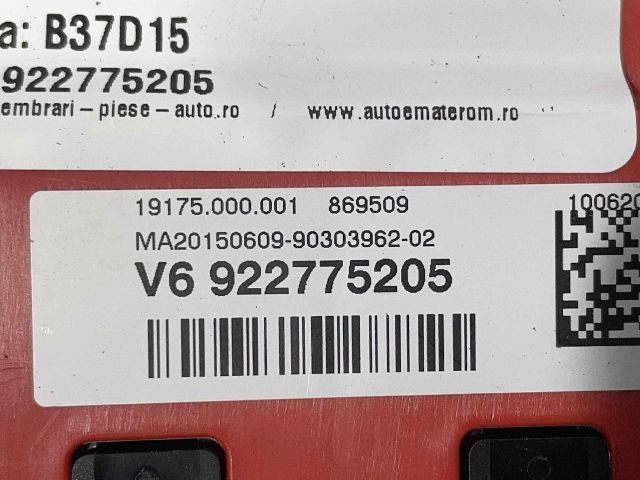 bontott BMW 1 Biztosítéktábla Motortér