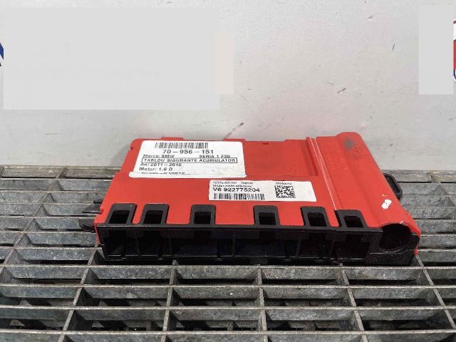 bontott BMW 1 Biztosítéktábla Motortér