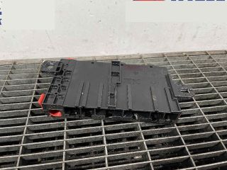 bontott BMW 1 Biztosítéktábla Motortér